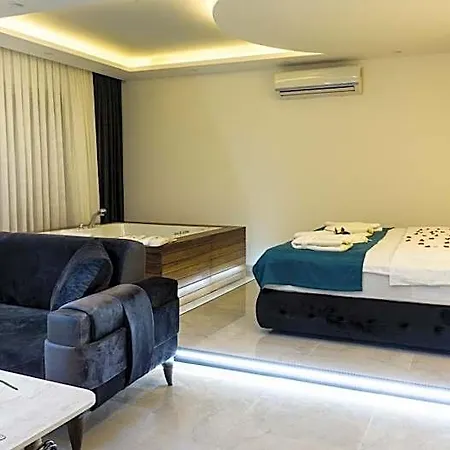 Yelken Aparthotel 4*